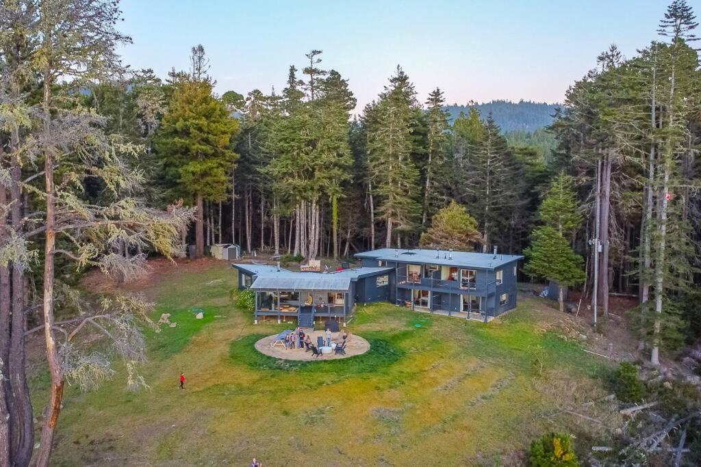 Driftwood Lodge ~ 5 Bedroom / 7 Bath ~ 30-Acre Private Estate On Hwy 1 ~ Hot Tub ~ Oceanview ~ Reunions & Retreats Walsh Landing Exteriér fotografie