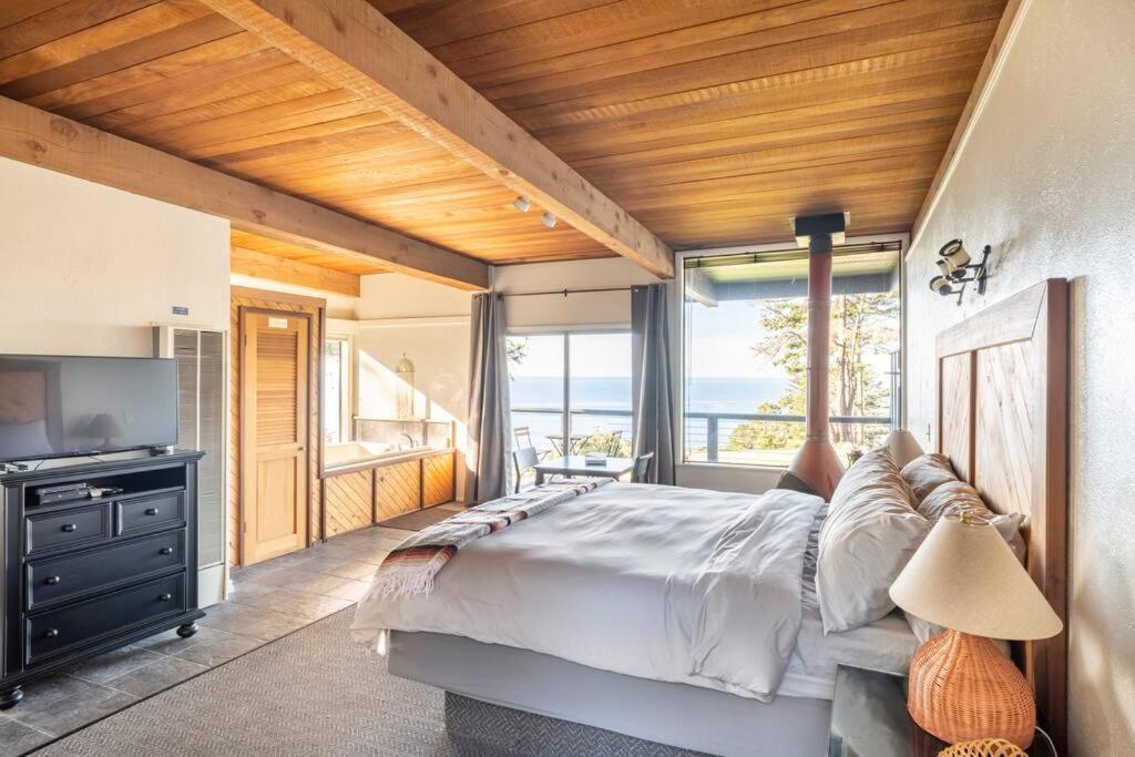 Driftwood Lodge ~ 5 Bedroom / 7 Bath ~ 30-Acre Private Estate On Hwy 1 ~ Hot Tub ~ Oceanview ~ Reunions & Retreats Walsh Landing Exteriér fotografie