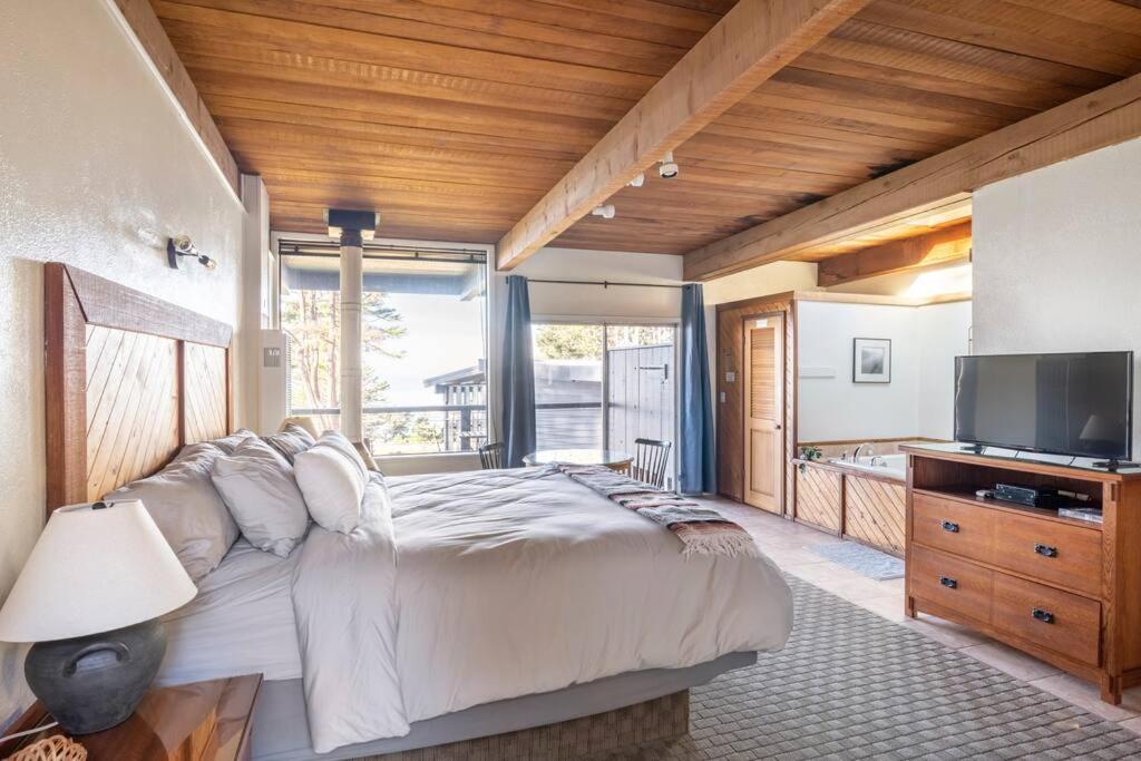 Driftwood Lodge ~ 5 Bedroom / 7 Bath ~ 30-Acre Private Estate On Hwy 1 ~ Hot Tub ~ Oceanview ~ Reunions & Retreats Walsh Landing Exteriér fotografie