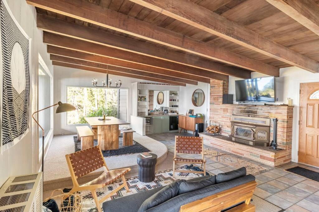 Driftwood Lodge ~ 5 Bedroom / 7 Bath ~ 30-Acre Private Estate On Hwy 1 ~ Hot Tub ~ Oceanview ~ Reunions & Retreats Walsh Landing Exteriér fotografie